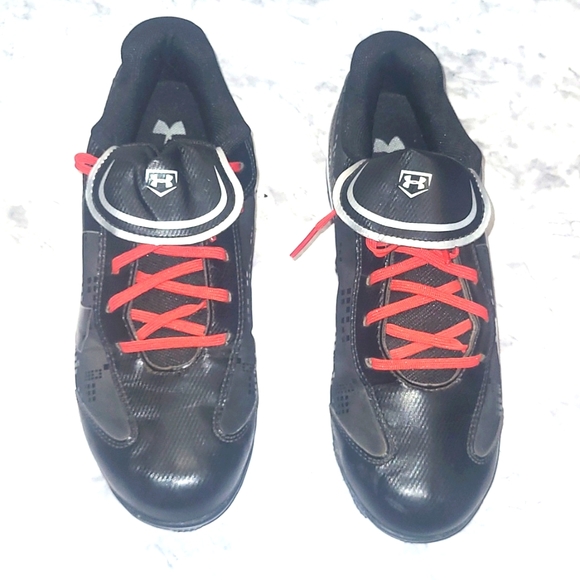 Under Armour Baseball Rotation Traction Cleats Black white silver red laces Euc - Picture 3 of 8